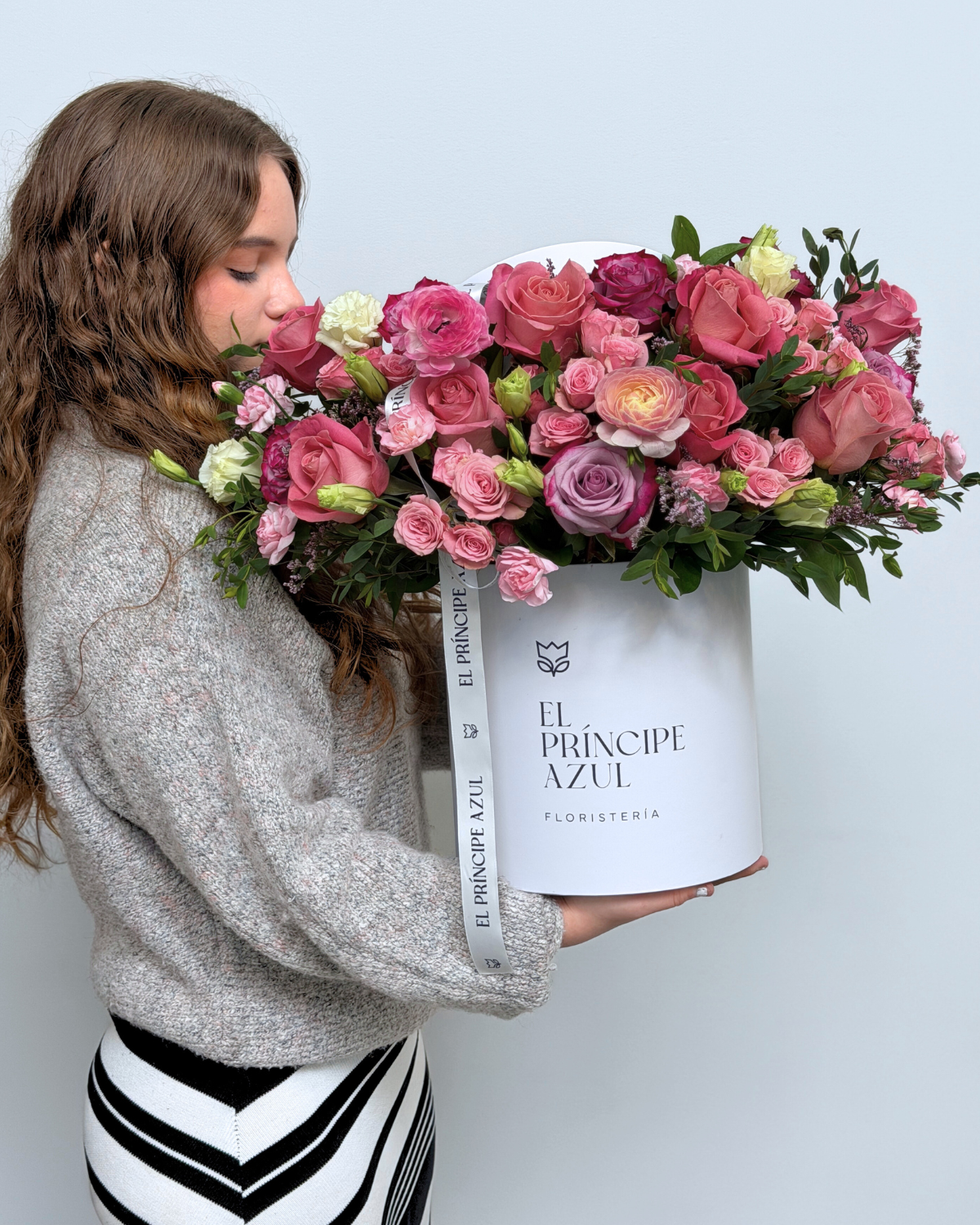 DELUXE WHITE BOX LARGE BERET