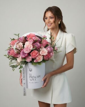 DELUXE WHITE BOX LARGE BERET